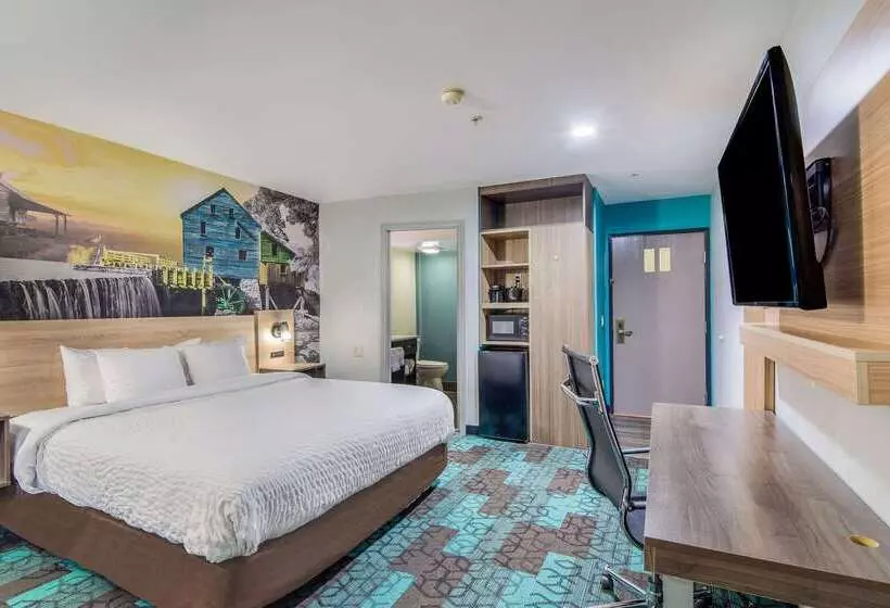 ホテル Clarion Pointe Wake Forest   Raleigh North