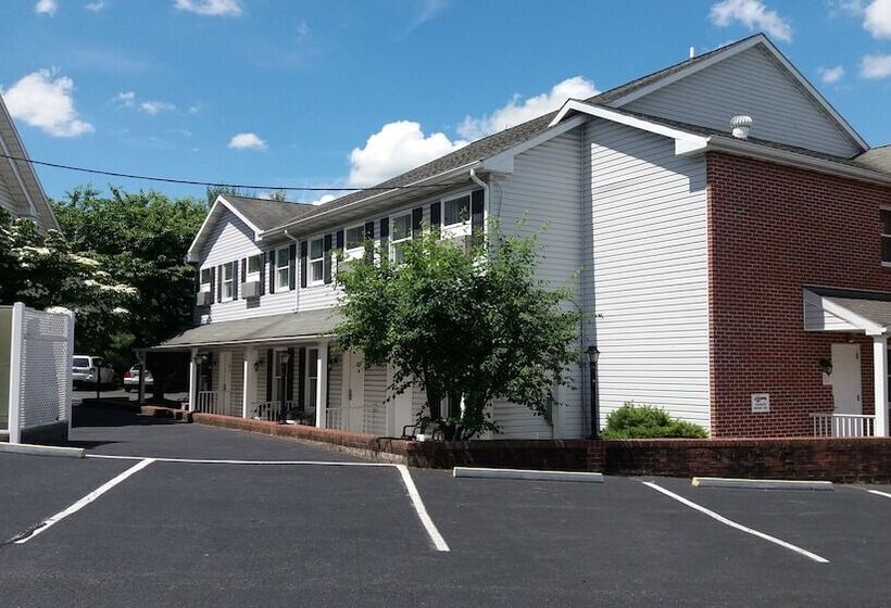 فندق Inn At Cemetery Hill