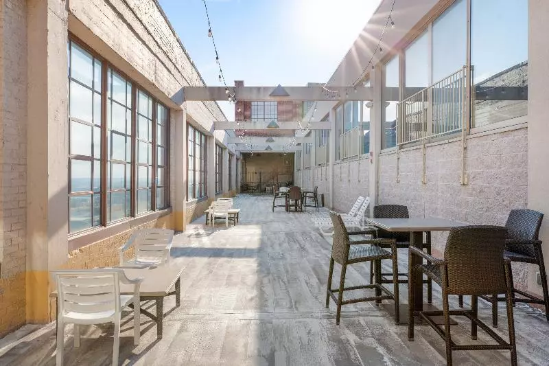 هتل OYO St Louis Downtown City Center MO