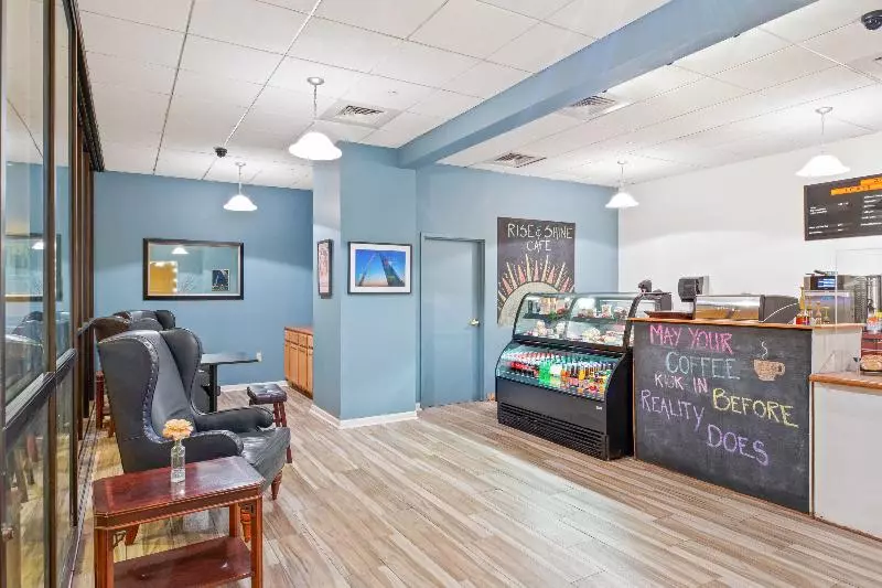 هتل OYO St Louis Downtown City Center MO