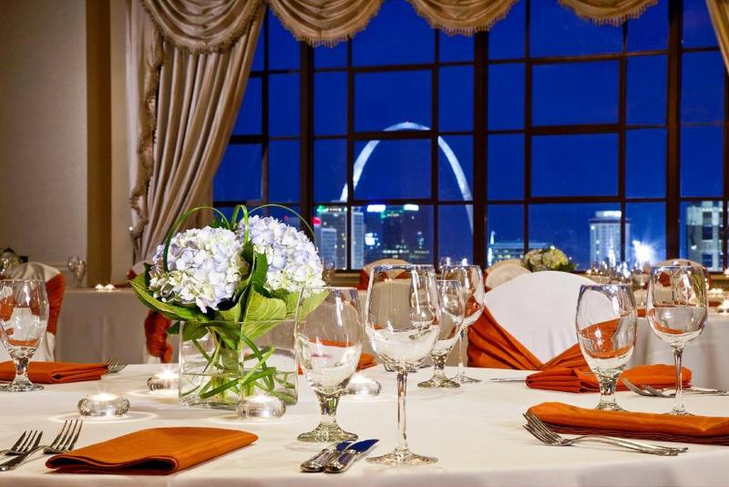 Отель OYO St Louis Downtown City Center MO