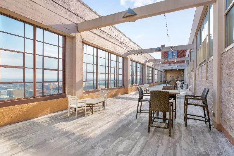 هتل OYO St Louis Downtown City Center MO