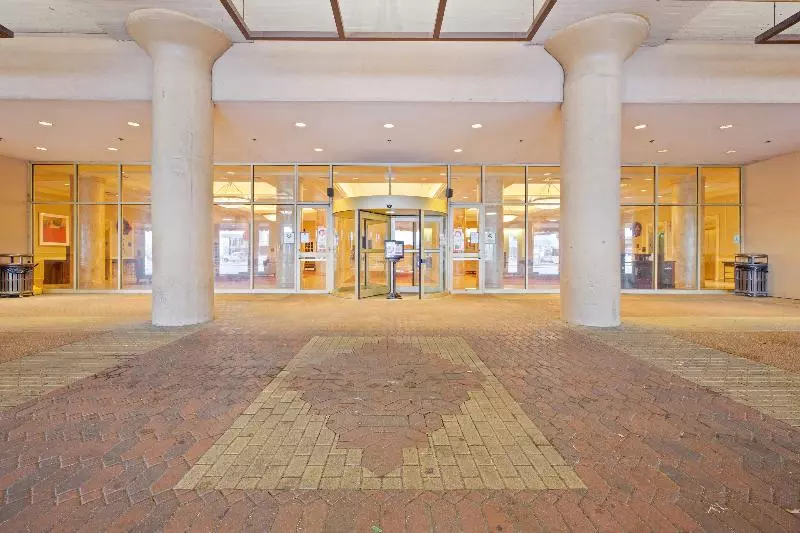 هتل OYO St Louis Downtown City Center MO