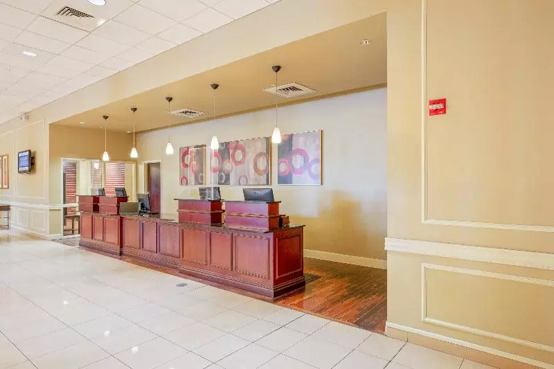 هتل OYO St Louis Downtown City Center MO