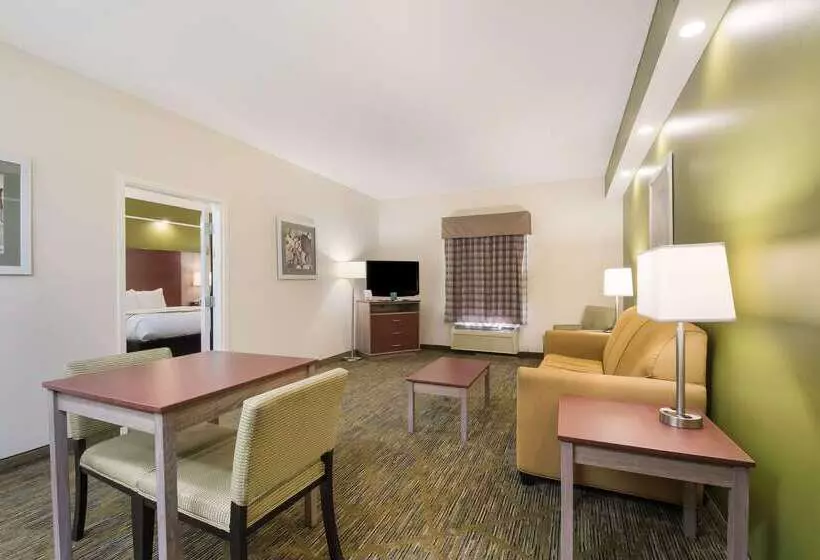 Отель Quality Inn Alcoa Knoxville