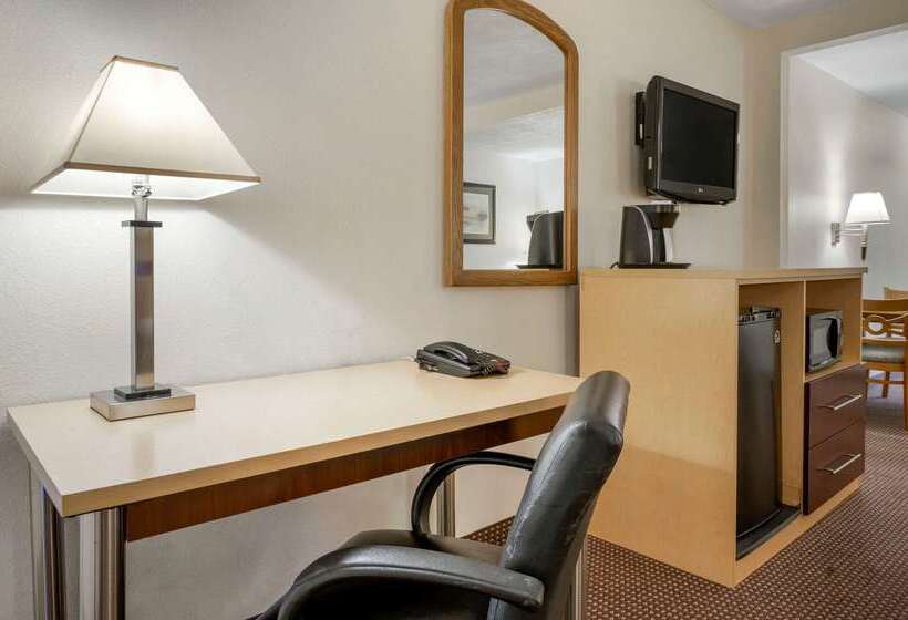 בית מלון כפרי Quality Inn & Suites South Obetz