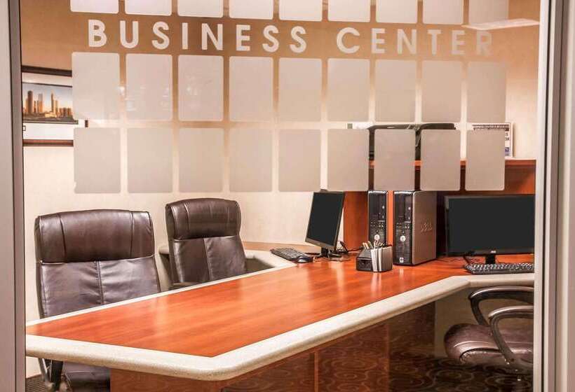 هتل Sleep Inn & Suites Conference Center And Water Park