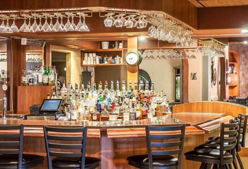 هتل Sleep Inn & Suites Conference Center And Water Park