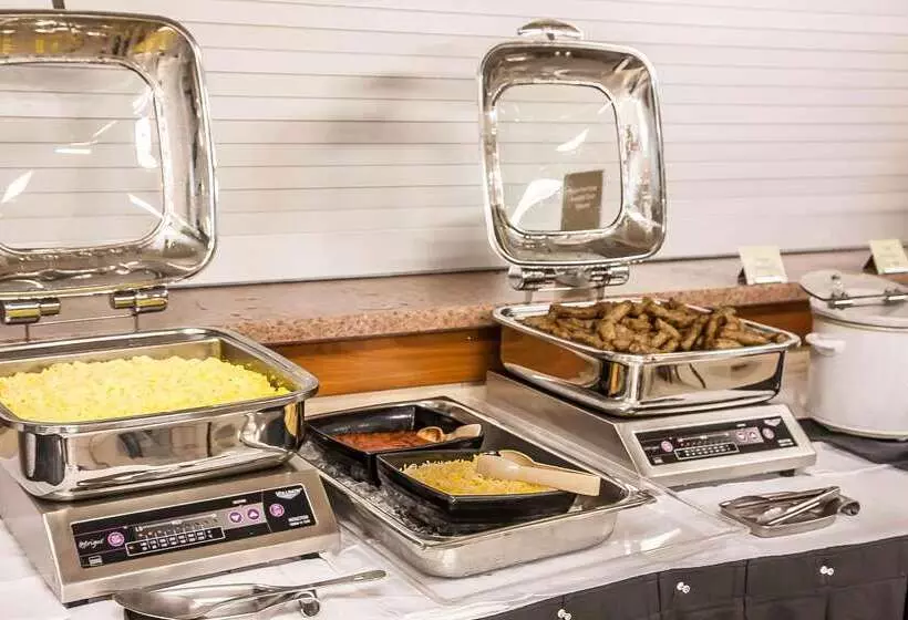 호텔 Sleep Inn & Suites Conference Center And Water Park