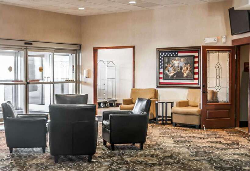 هتل Sleep Inn & Suites Conference Center And Water Park