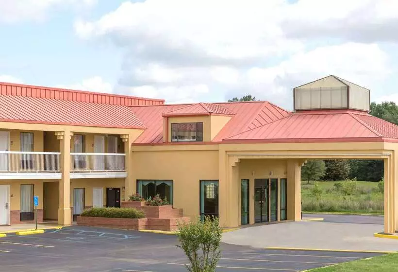 酒店 Super 8 By Wyndham Madison/ridgeland Area