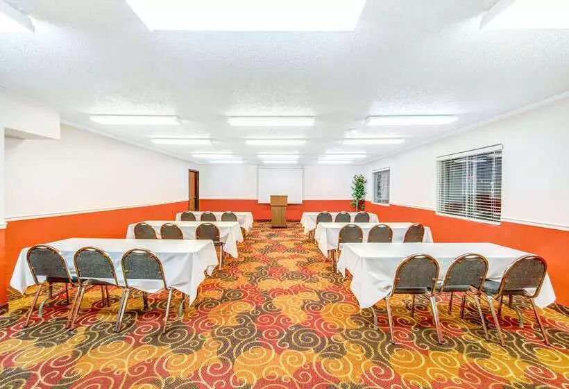 هتل Super 8 By Wyndham Mckinney/plano Area