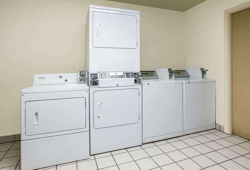 فندق Super 8 By Wyndham Oklahoma Airport Fairgrounds West