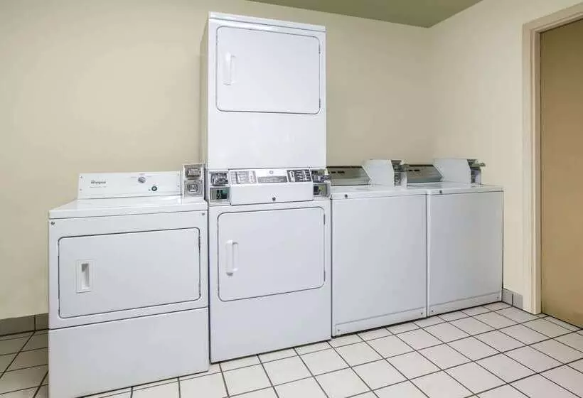 Otel Super 8 By Wyndham Oklahoma Airport Fairgrounds West