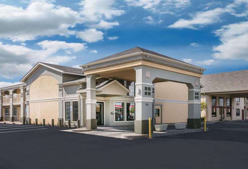 فندق Super 8 By Wyndham Oklahoma Airport Fairgrounds West