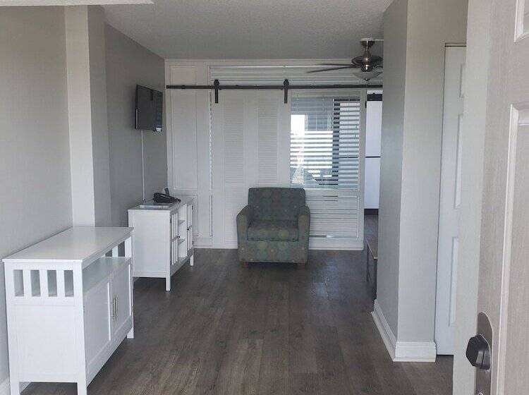 Отель The Maverick Resort