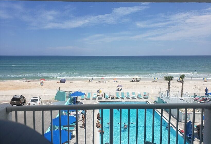 Отель The Maverick Resort