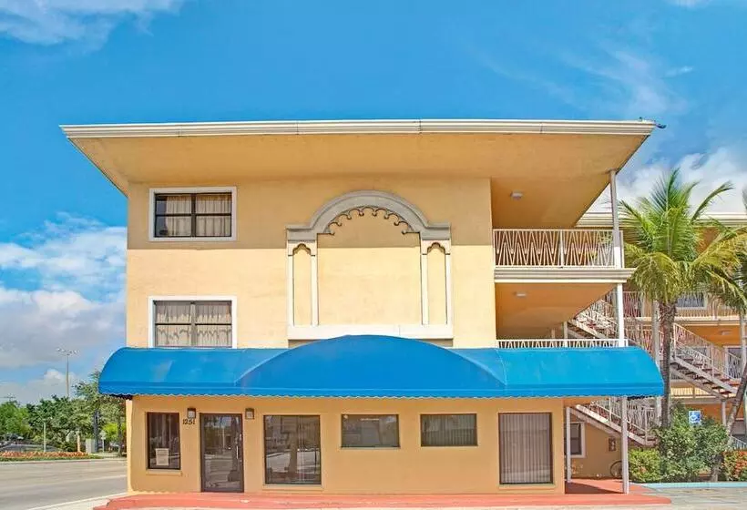 酒店 Travelodge By Wyndham Fort Lauderdale