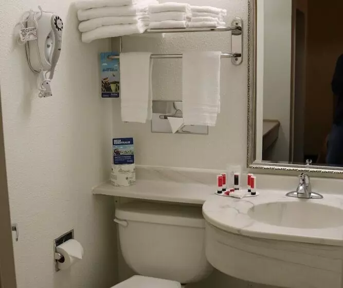 هتل Travelodge By Wyndham Pendleton Or