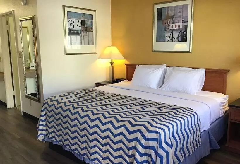 هتل Travelodge By Wyndham Pendleton Or