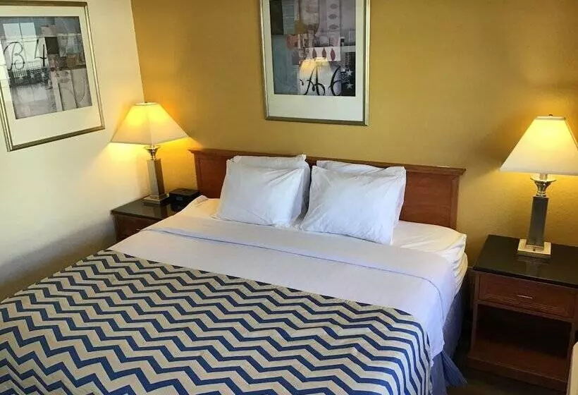 هتل Travelodge By Wyndham Pendleton Or