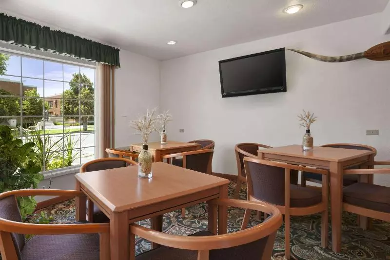 هتل Travelodge By Wyndham Pendleton Or