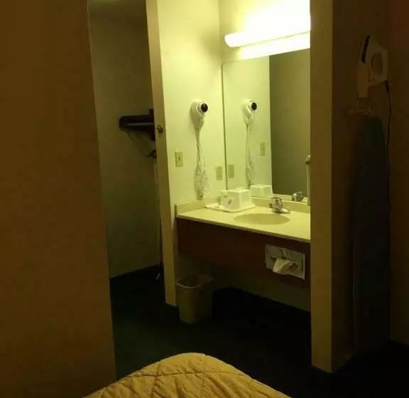 فندق على الطريق Arlington Inn And Suites