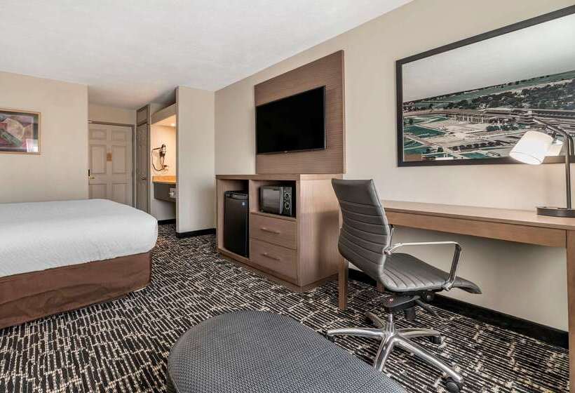 مُتل Clarion Pointe Indianapolis Airport