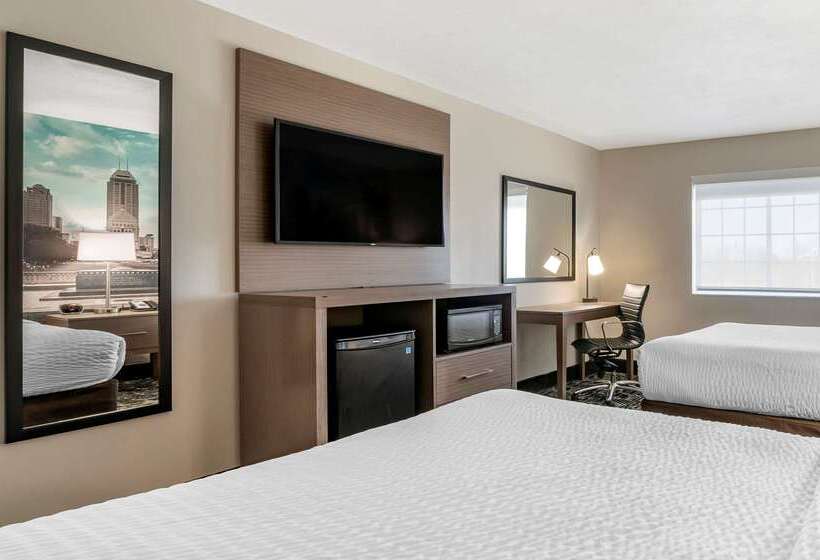 مُتل Clarion Pointe Indianapolis Airport
