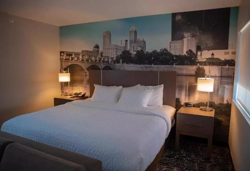 فندق على الطريق Clarion Pointe Indianapolis Airport
