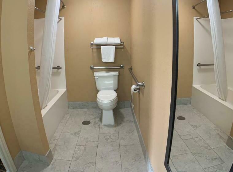 فندق على الطريق Econo Lodge