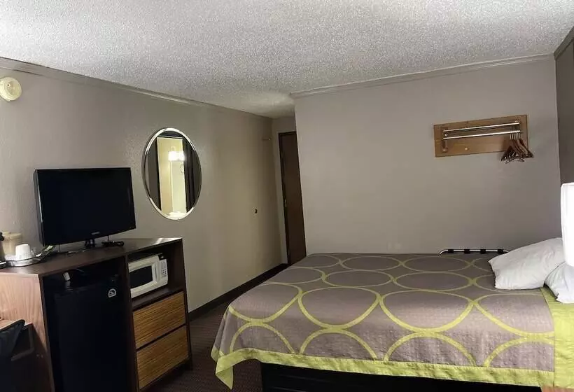 فندق على الطريق Super 8 By Wyndham Bismarck