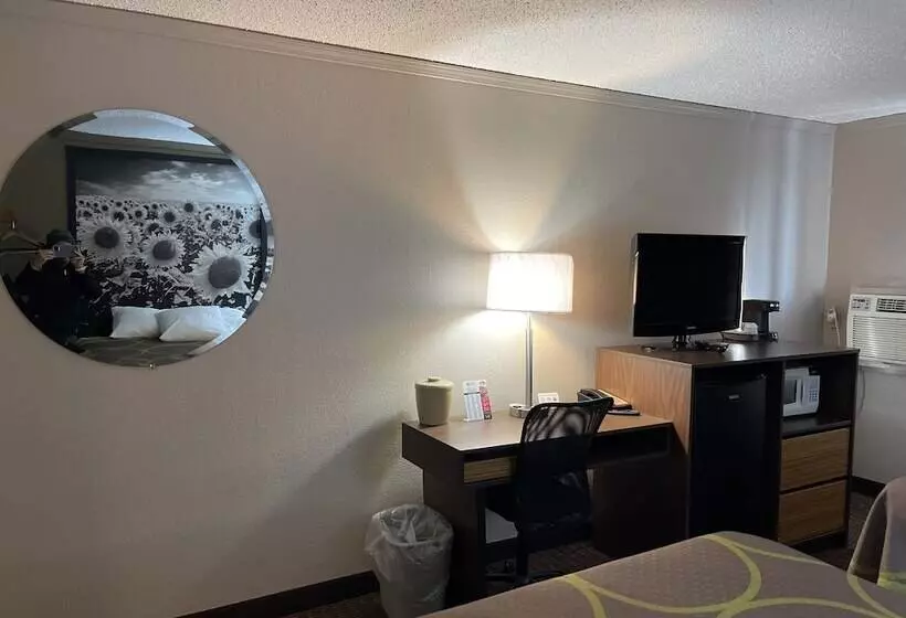 فندق على الطريق Super 8 By Wyndham Bismarck