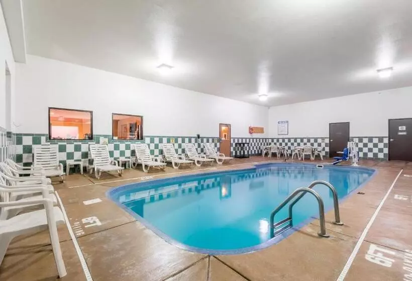 فندق على الطريق Super 8 By Wyndham Cloverdale In