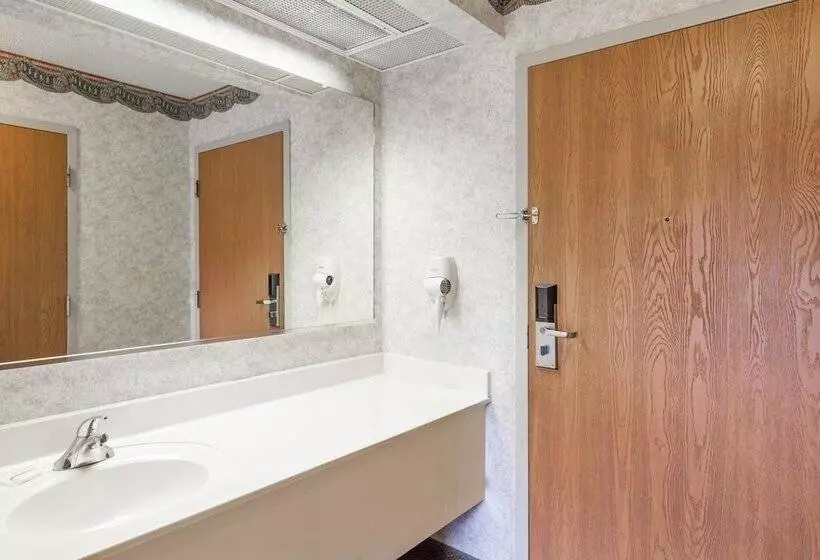 모텔 Super 8 By Wyndham Erwin, I 26 Exit 37