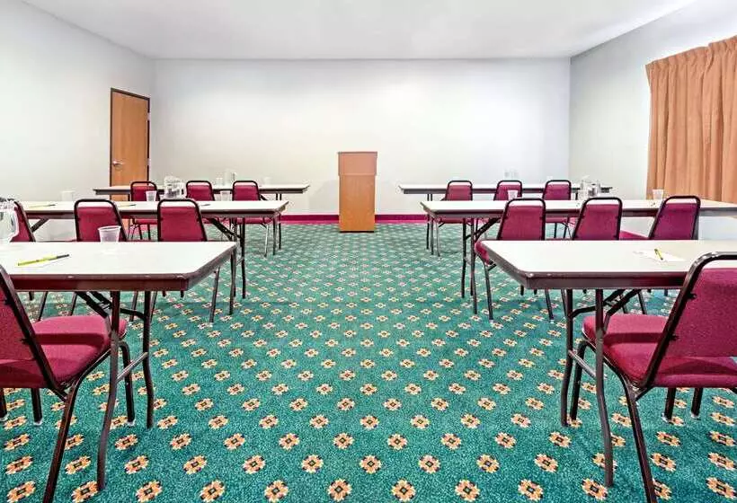 モーテル Super 8 By Wyndham Pevely