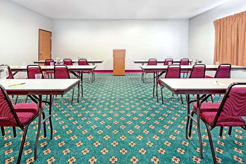 فندق على الطريق Super 8 By Wyndham Pevely