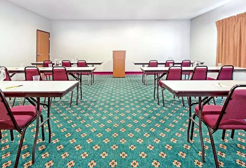 モーテル Super 8 By Wyndham Pevely