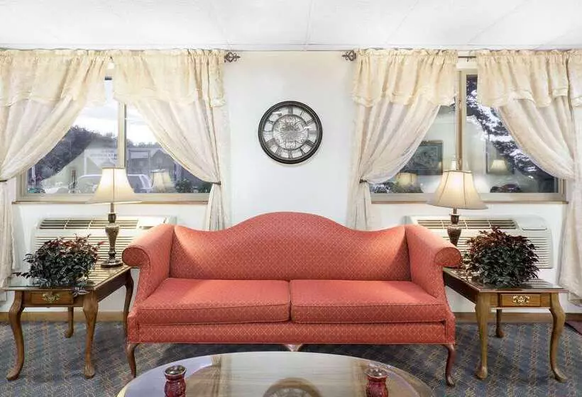 汽车旅馆 Super 8 By Wyndham Queensbury Glen Falls, Lake George Area