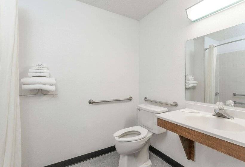 모텔 Super 8 By Wyndham Queensbury Glen Falls, Lake George Area