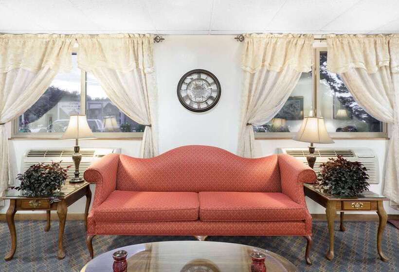 모텔 Super 8 By Wyndham Queensbury Glen Falls, Lake George Area