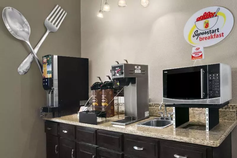 מוטל Super 8 By Wyndham Stafford/springfield Area