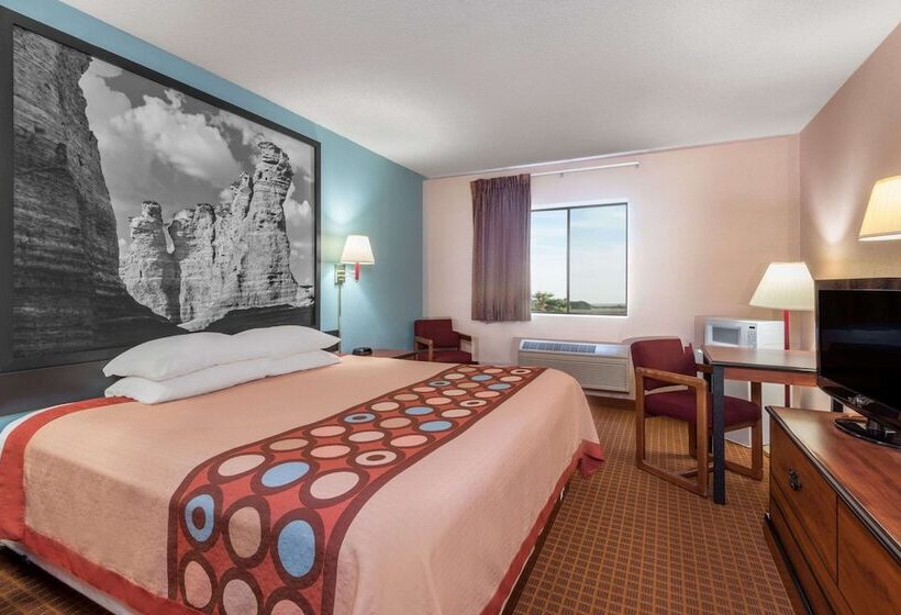 فندق على الطريق Super 8 By Wyndham Wakeeney