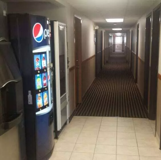 فندق على الطريق Super 8 By Wyndham Humboldt