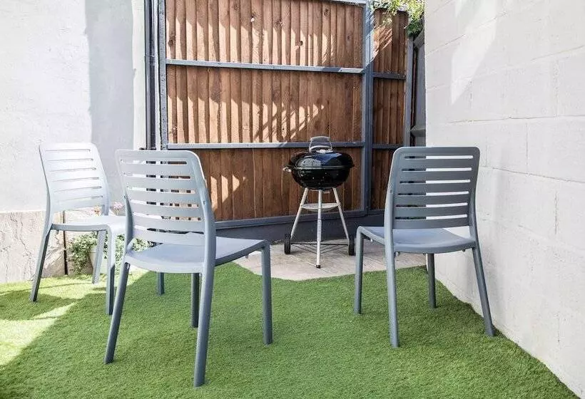 Beach Breeze Cottage