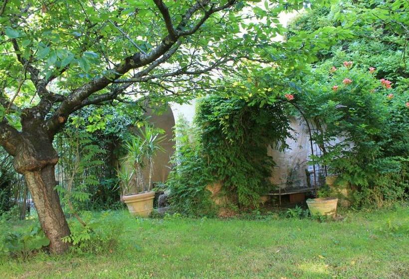 민박 Abbaye De Villelongue