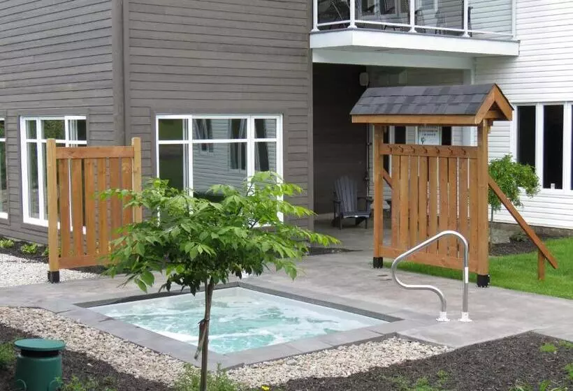 Hostelli Le Sainte Hélène Auberge & Spa Nordique