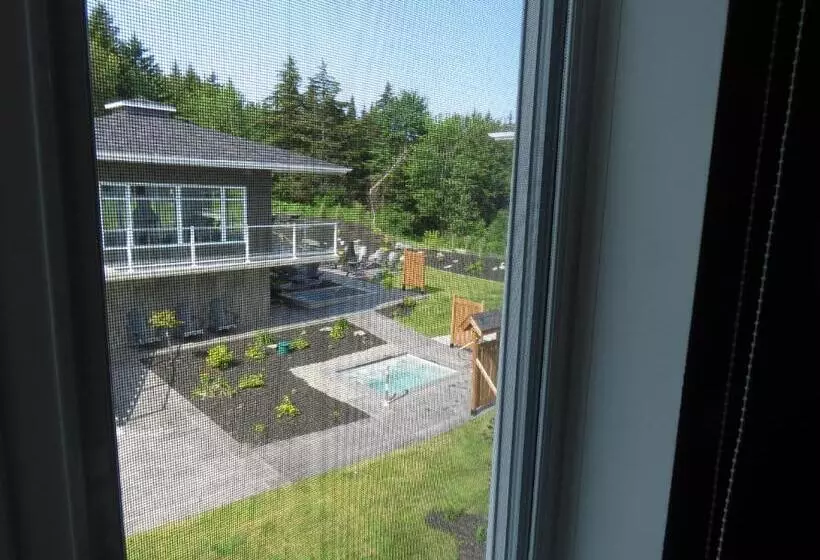 Hostelli Le Sainte Hélène Auberge & Spa Nordique