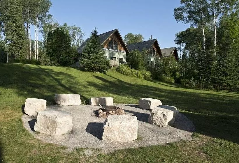 Hotelli Elk Lake Eco Centre