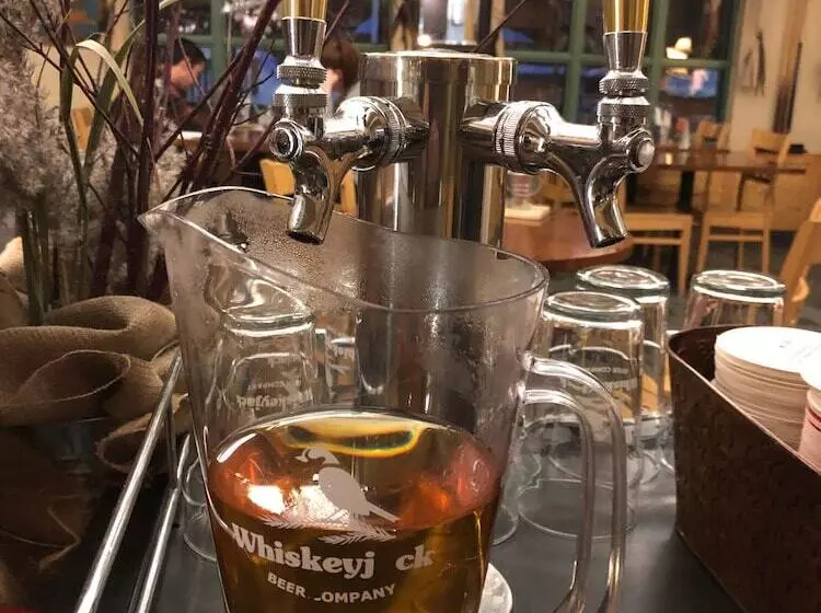 Hotelli Elk Lake Eco Centre